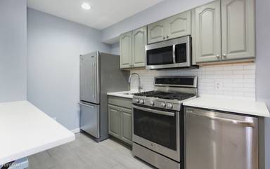 Main picture of 385 Vernon Ave