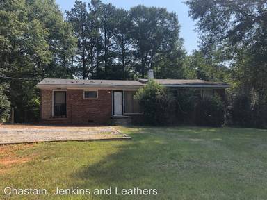 Main picture of 1112 W Lake Dr