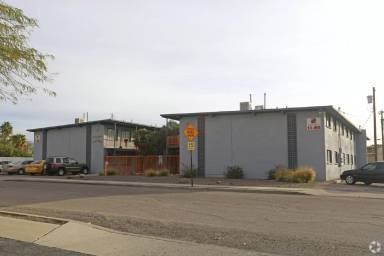 Main picture of 1841 S Irving Ave