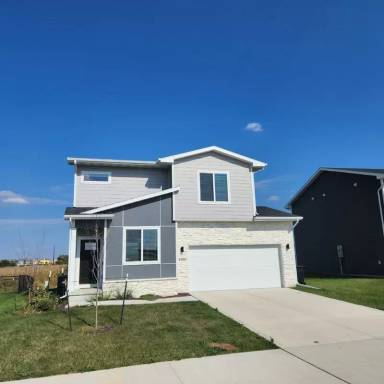 Main picture of 1355 SE Parkview Crossing Dr
