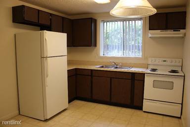 Main picture of 34 Pleasant St