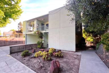 Main picture of 2422 McKinley Ave