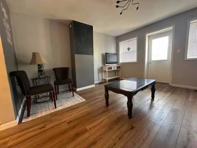 Main picture of 218 N Main St