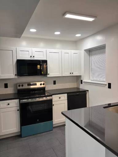 Main picture of 806 E Jeffrey St