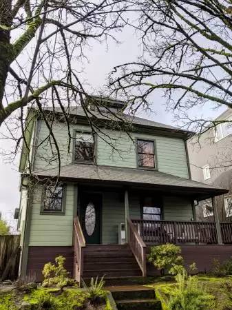 Main picture of 3725 NE Mallory Ave
