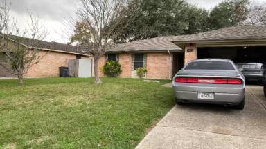 Main picture of 8411 Daycoach Ln