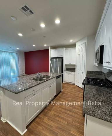 Main picture of 30654 Rodriquez Loop