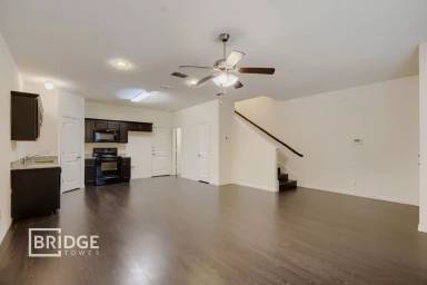 Main picture of 1317 Lake Crest Ln