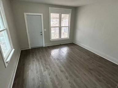 Main picture of 3216 Roberts St