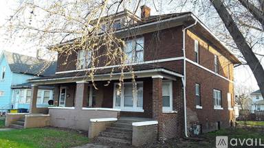 Main picture of 107 E 6th St