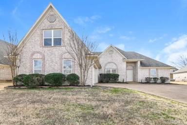 Main picture of 85 Whispering Ridge Cv