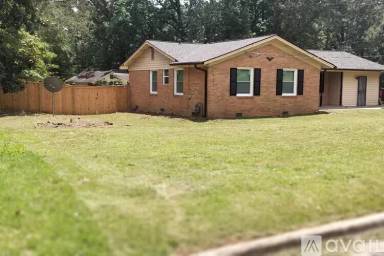 Main picture of 2190 Rochelle Way