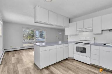 Main picture of 125 Meyer St