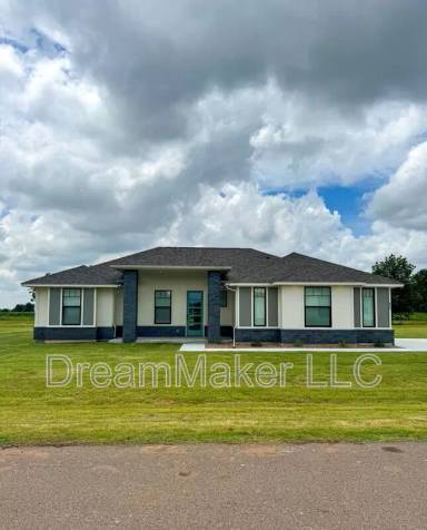 Main picture of 828 Apple Blossom Way
