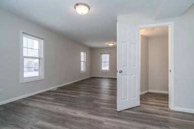 Main picture of 625 7th Ave S