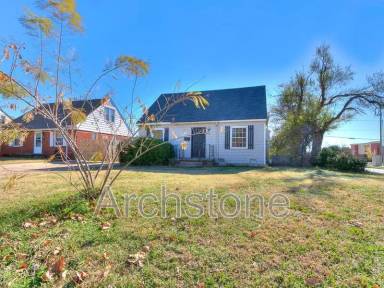Main picture of 110 E Lilac Ln