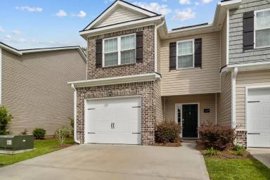Main picture of 147 Ainsdale Dr