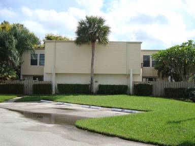 Main picture of 1592 Shaker Cir