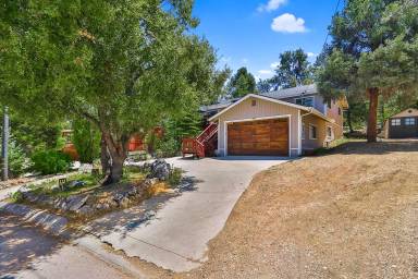 Main picture of 2216 Maplewood Way