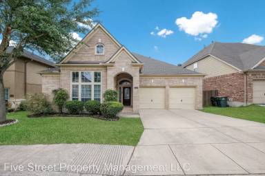 Main picture of 27234 Trinity Bnd