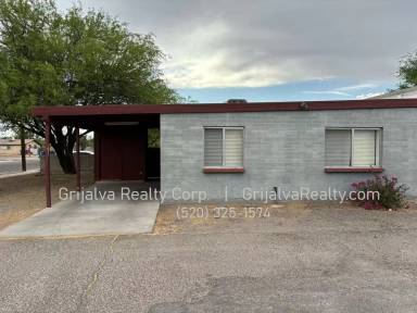Main picture of 5837 E 24th St