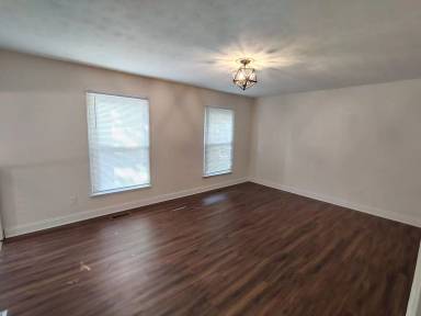 Main picture of 515 Farmview Dr