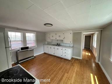 Main picture of 105 Saco St