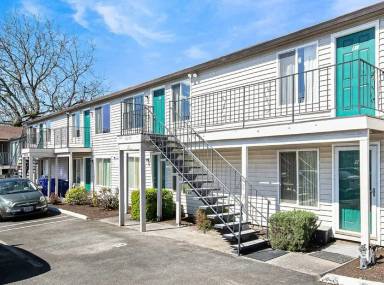 Main picture of 4039 SE Holgate Blvd