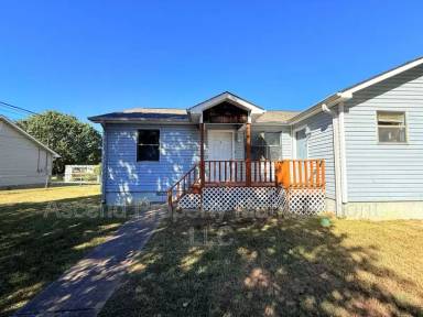 Main picture of 2701 Georgetown Dr NW