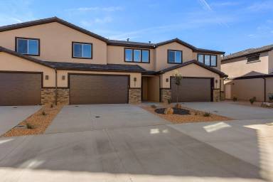 Main picture of 467 W 405 N