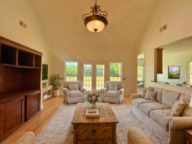 Main picture of 1602 Hucknall Pl