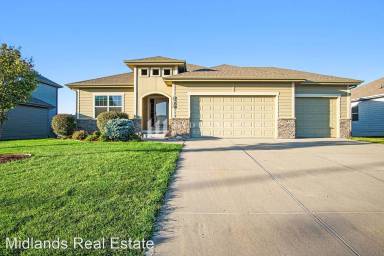 Main picture of 4508 Helwig Ave