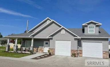 Main picture of 131 Charles Pl