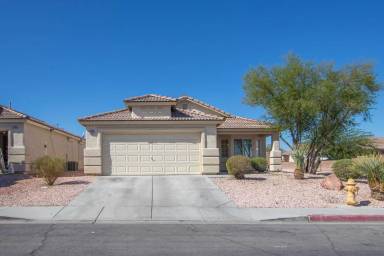 Main picture of 3747 Shadow Tree St