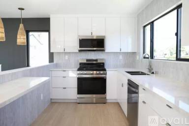 Main picture of 1304 S Ola Vista