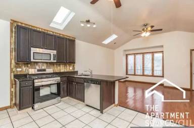 Main picture of 2439 W Polk St