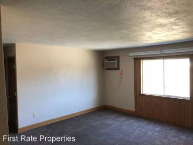 Main picture of 216 W Spring St