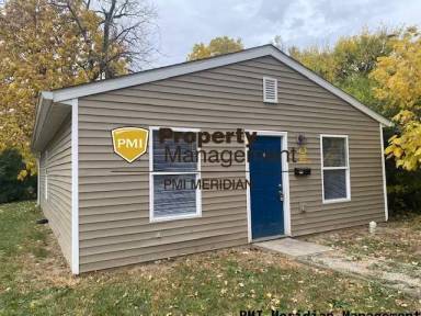 Main picture of 2310 N Dearborn St