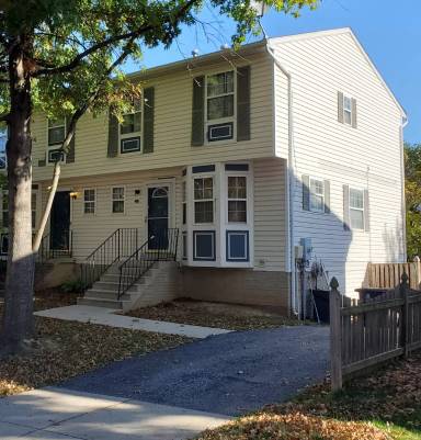 Main picture of 911 Flores St