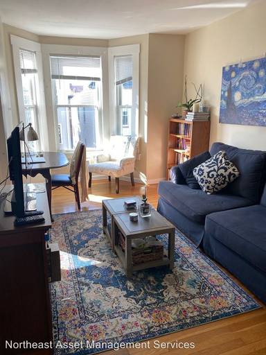 Main picture of 774 E 5th St