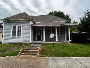 Main picture of 530 W New York Ave