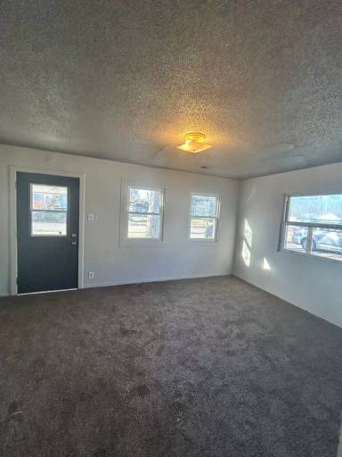 Main picture of 4323 Monroe St