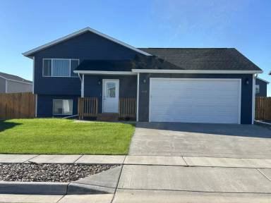 Main picture of 625 Civil Way