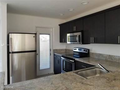 Main picture of 560 SE 2nd Ave