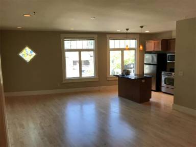 Main picture of 33 3rd St