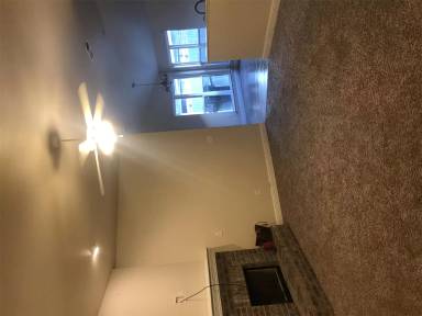 Main picture of 808 E 99th St