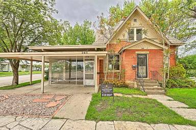 Main picture of 245 W 4th St