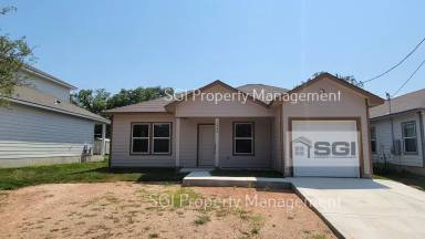 Main picture of 1945 Cedar Park