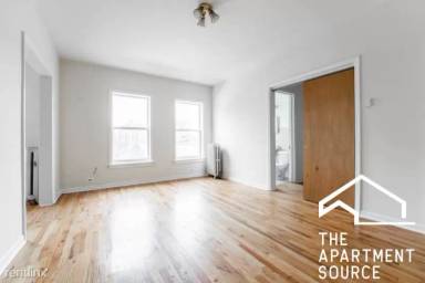 Main picture of 2712 N Milwaukee Ave