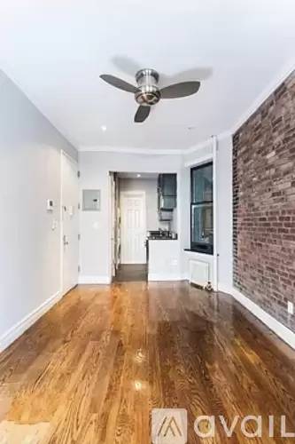 Main picture of 382 E 10th St